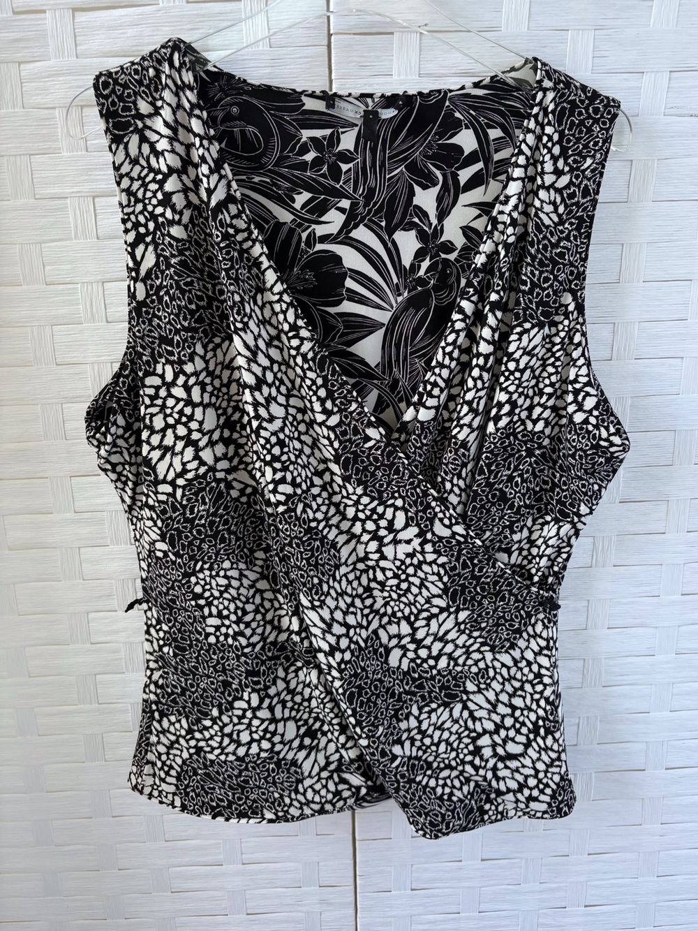 White House Black Market XL Reversible Sleeveless Faux Wrap with Tie Black White
